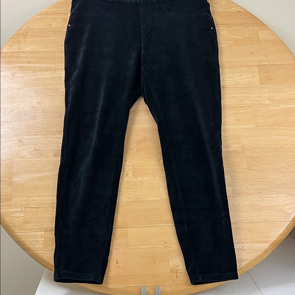 Avenue Women’s 14/16 Black Pull-On Stretch Corduroy Pants Average Fit